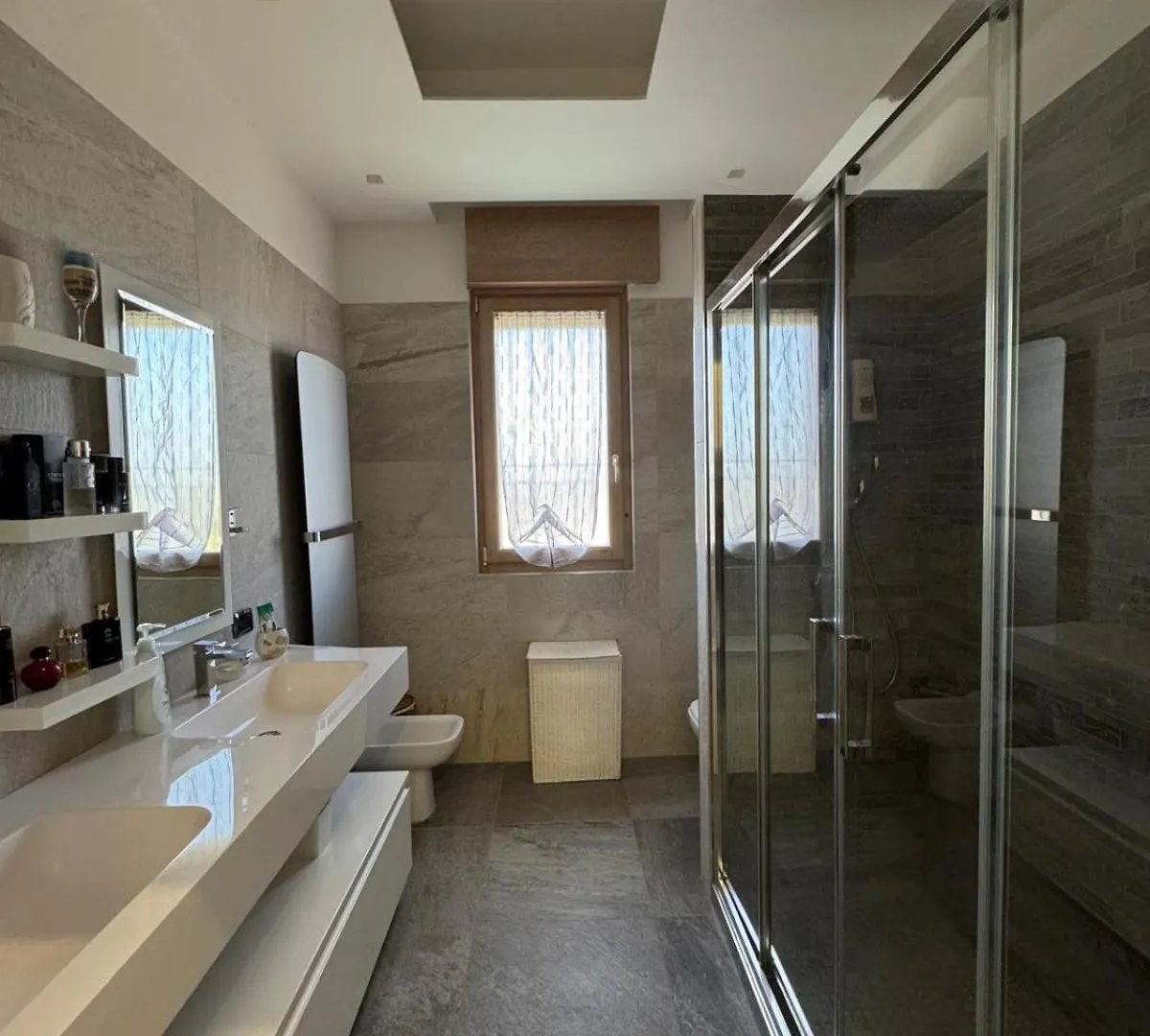 The Villa Pool & Relax Bari 0*,